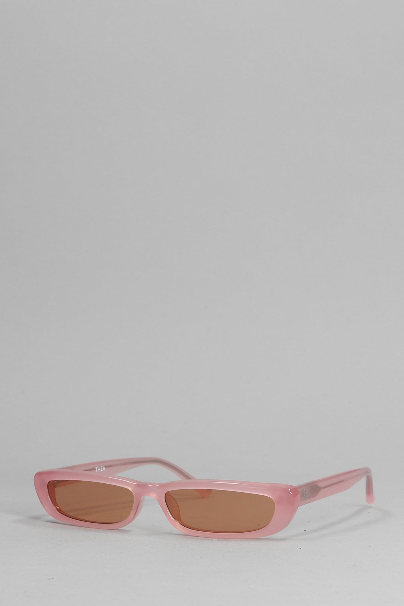 Sunglasses in rose-pink acrylic