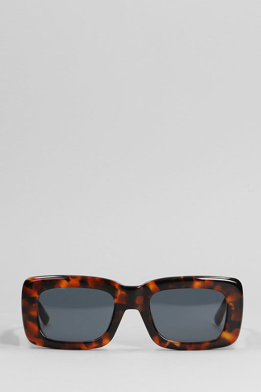 Sunglasses in brown acrylic