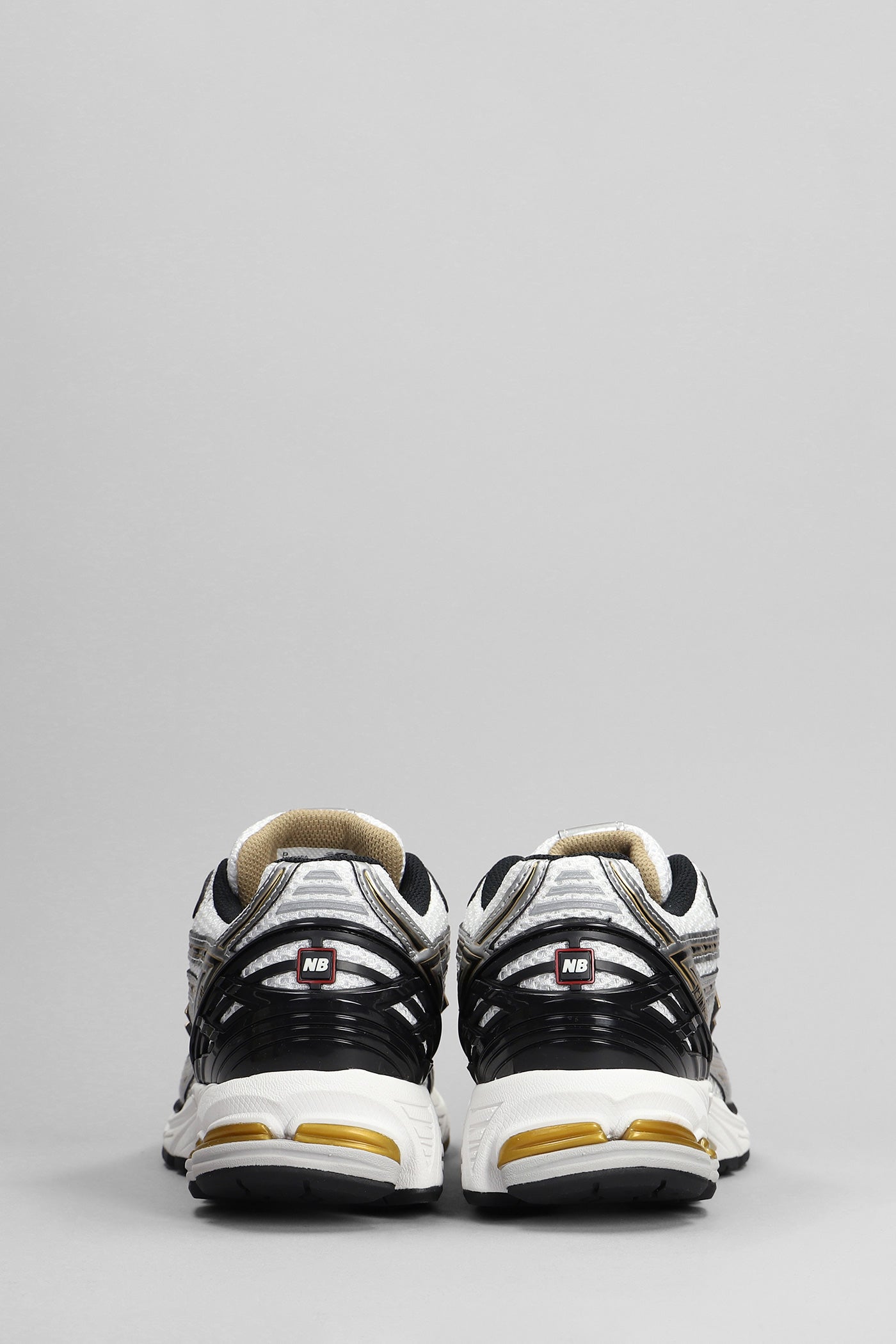 1906R Sneakers in silver leather and fabric – Deliberti