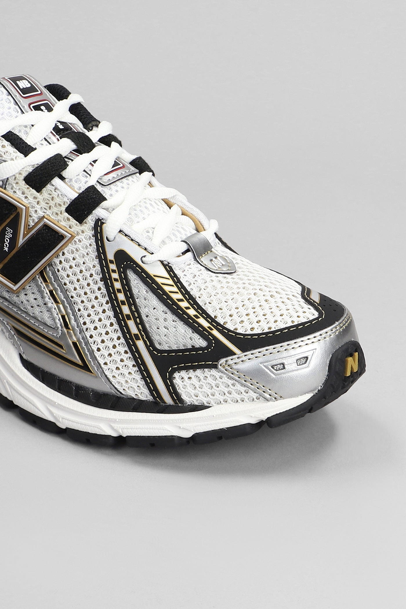 1906R Sneakers in silver leather and fabric – Deliberti