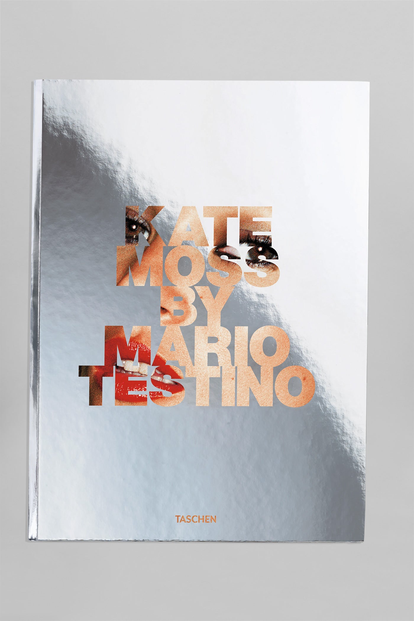 Kate moss in silver Paper – Deliberti