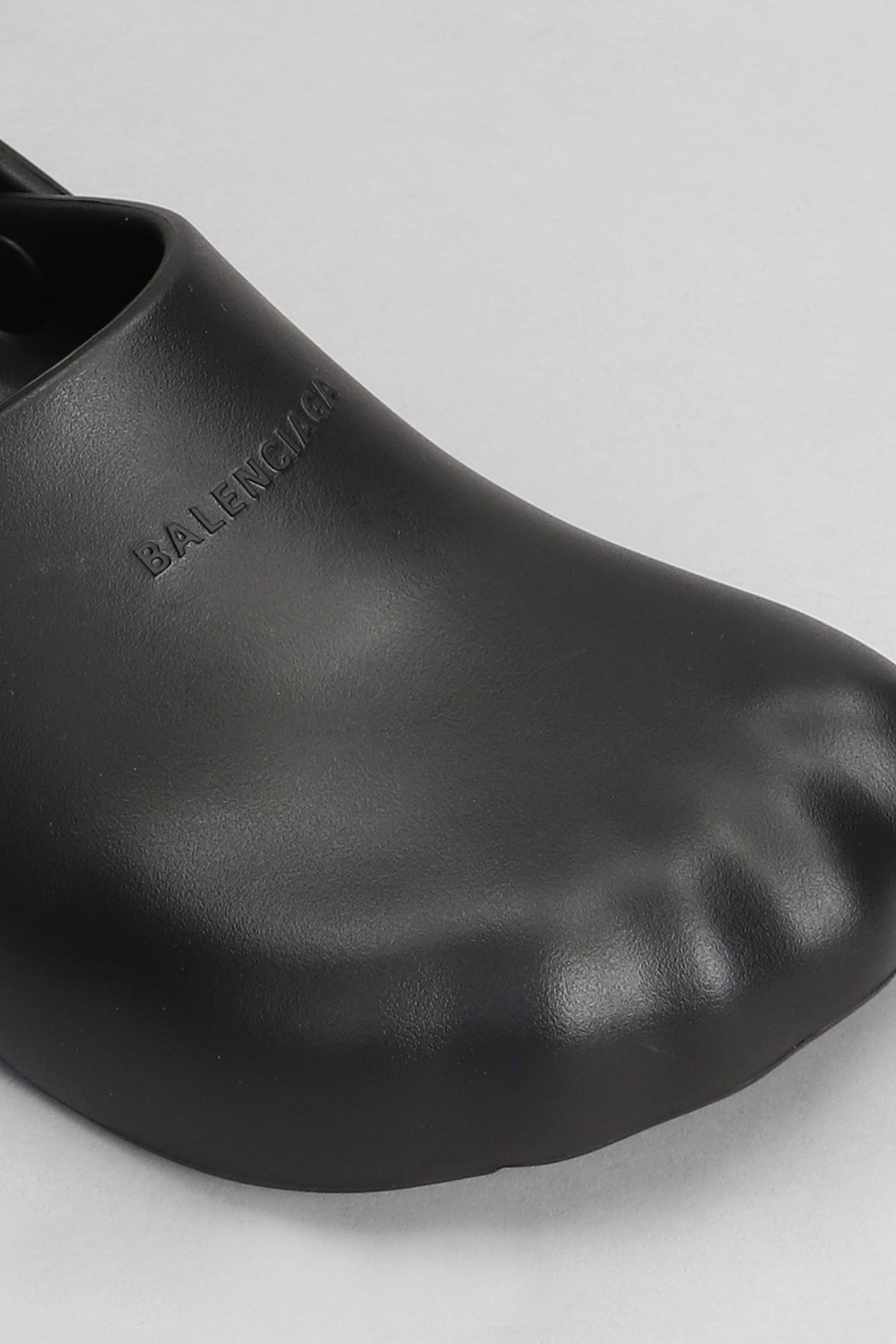 Sunday molded Slipper-Mule in black rubber/plasic – Deliberti