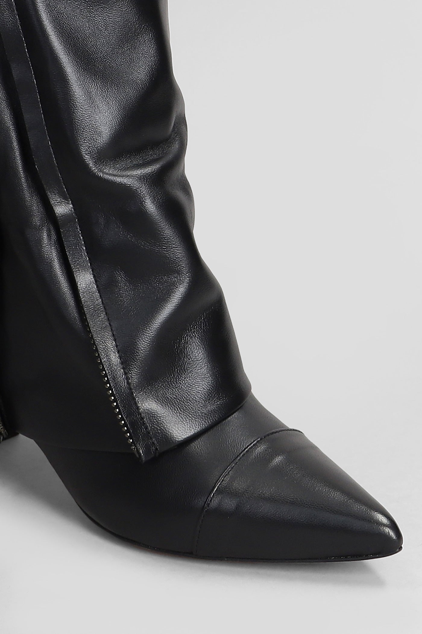 High heels boots in black leather – Deliberti